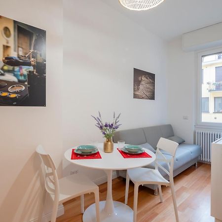 I Host Apartment - Gressoney 3 ミラノ エクステリア 写真